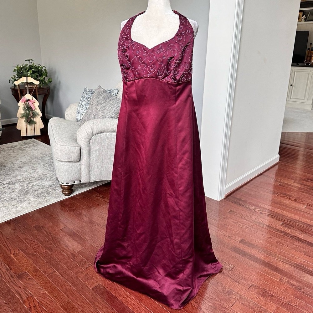 Vintage 2000s Bill Levkoff Maroon Red Plunge Beaded Unique Pattern Gown Dress